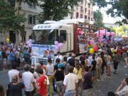 Pride Barcelona 2011, Barcelona, Spanien, großer Wagen mit DJ