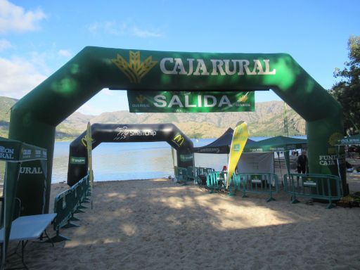 Lago de Sanabria, Schwimmwettbewerb 2024, Galende, Provinz Zamora, Spanien, Start– Zielbereich am Ufer