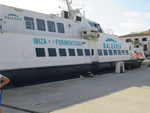 Baleària, Fähre, Spanien, Fähre Maverick im Hafen Ibiza