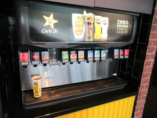 Carl’s Jr.®, Spanien, Getränkeautomat mit 0,5 Liter Becher