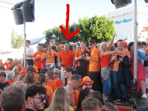 Koningsdag VIII 27 April 2024, Torremolinos, Spanien, Sänger mit niederländischen Schlagern