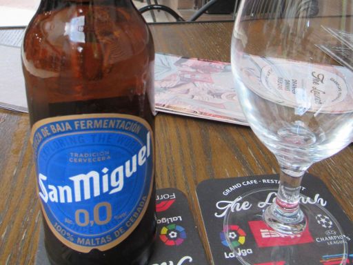 The Launch, niederländisches Restaurant, Bar & Café, Torremolinos, Spanien, alkoholfreies Bier San Miguel 0,0