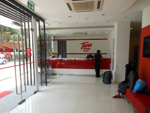 Tune Hotel, Pattaya, Thailand, Empfangshalle