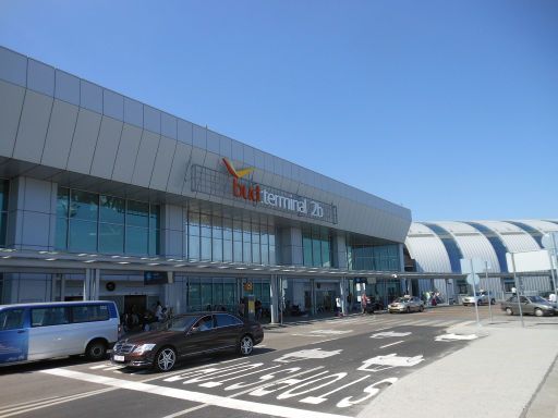 Flughafen Budapest BUD, Ungarn, Terminal 2b Anreise PKW