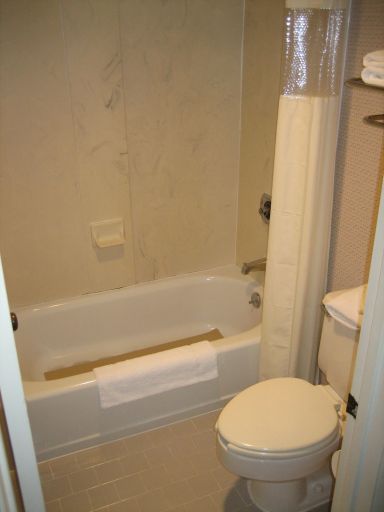 Howard Johnson Hotel, West Melbourne, Florida, USA, Dusche mit Badewanne und WC